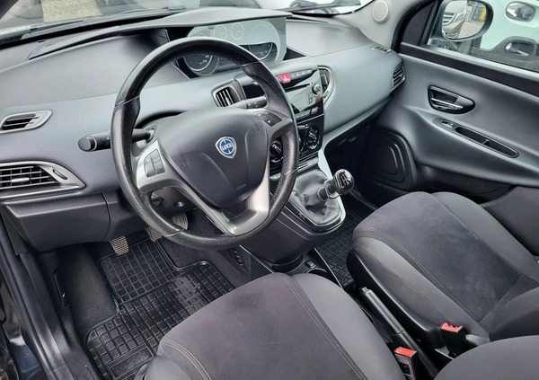 Lancia Ypsilon cena 21700 przebieg: 113000, rok produkcji 2012 z Milicz małe 742